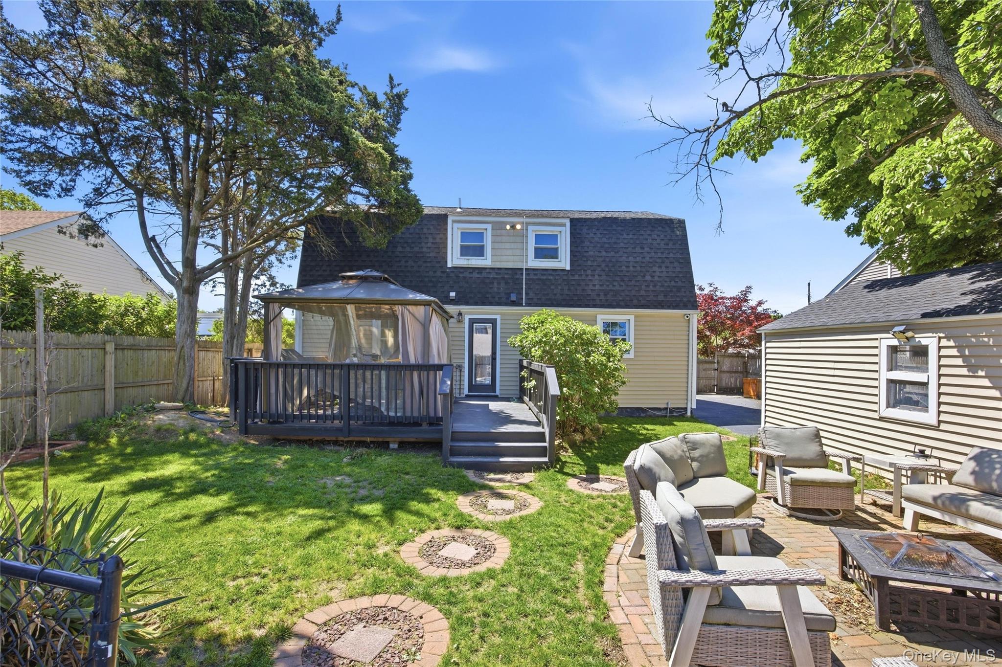 Single Family Parkdale Suffolk County, NY 11703, MLS-1007538-14