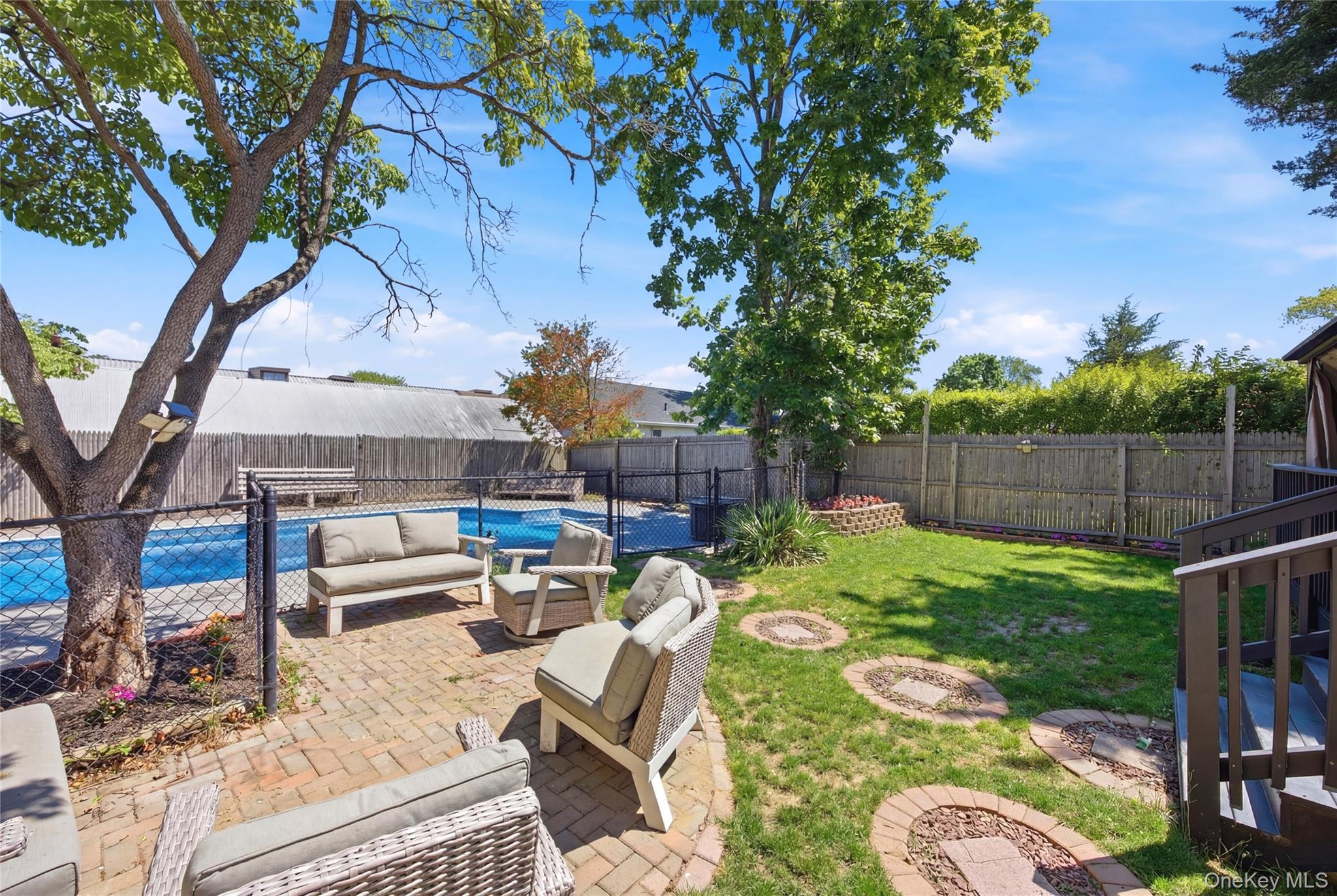 Single Family Parkdale Suffolk County, NY 11703, MLS-1007538-15