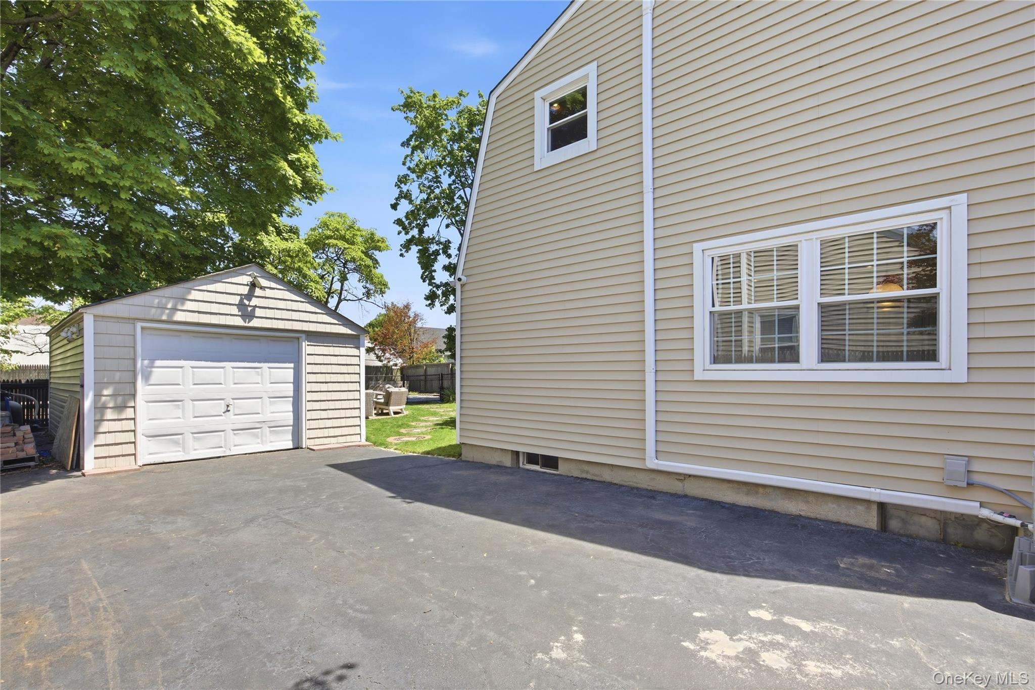 Single Family Parkdale  Suffolk County, NY 11703, MLS-1007538-17