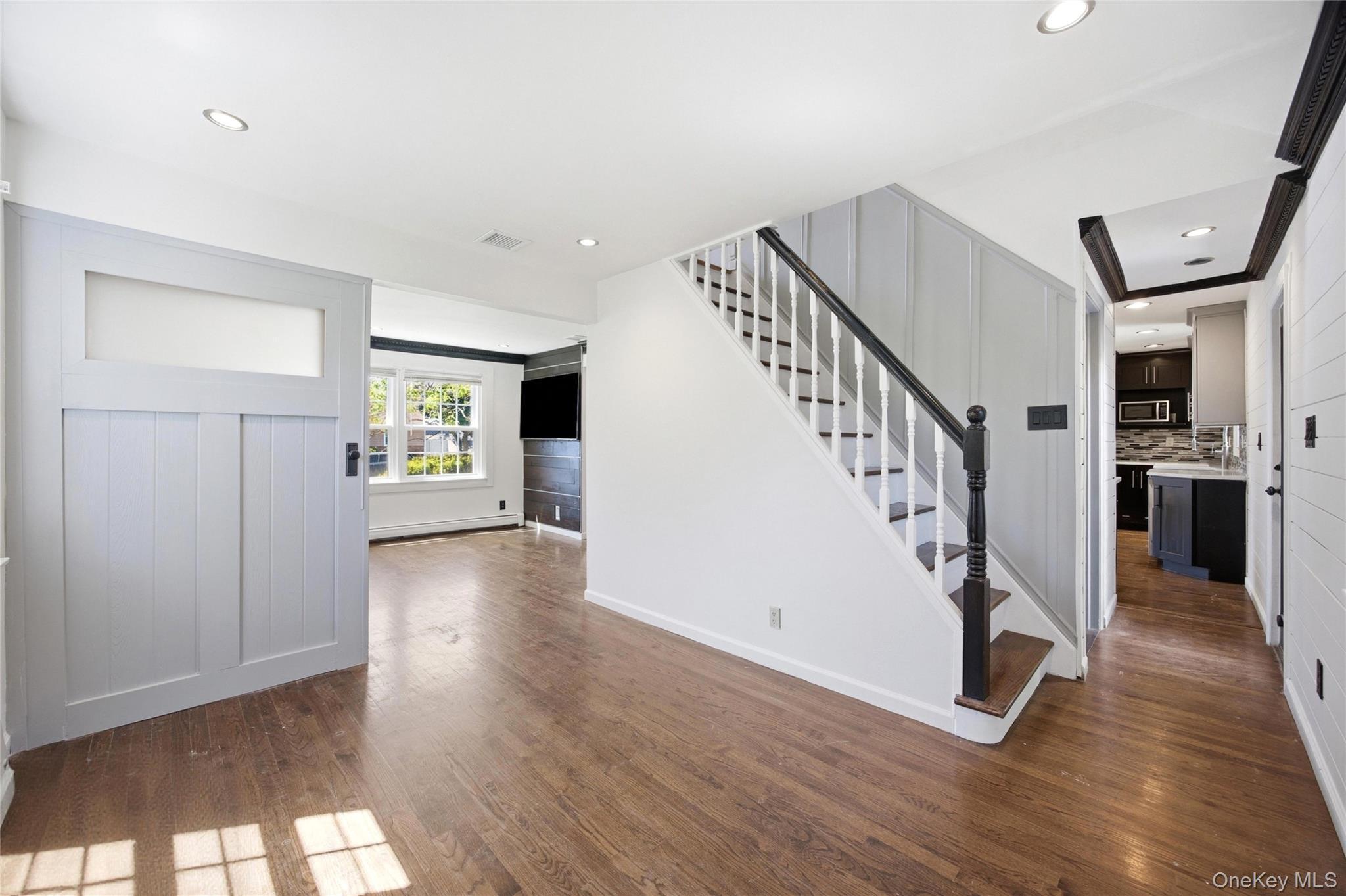 Single Family Parkdale Suffolk County, NY 11703, MLS-1007538-3