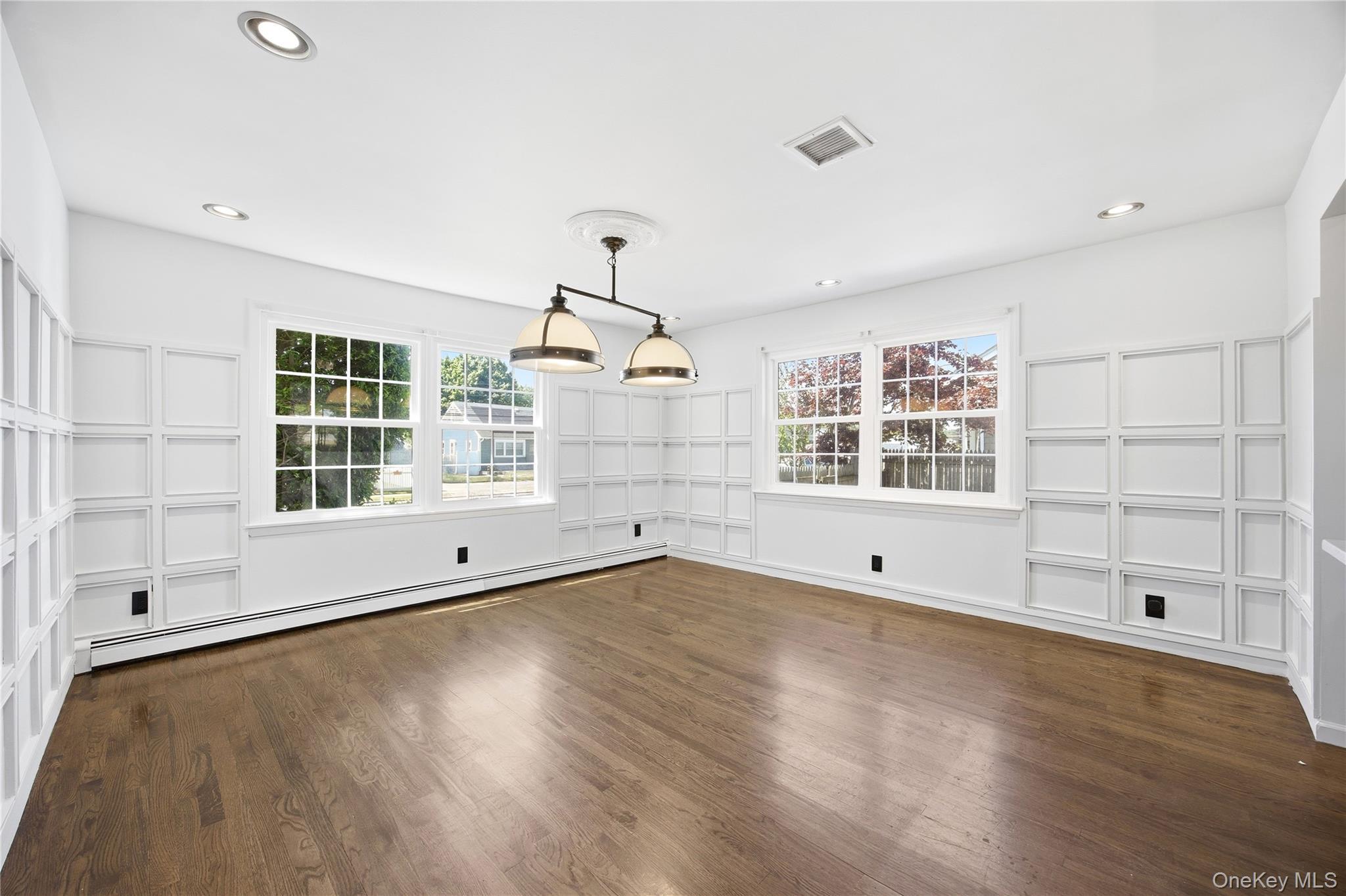 Single Family Parkdale Suffolk County, NY 11703, MLS-1007538-4