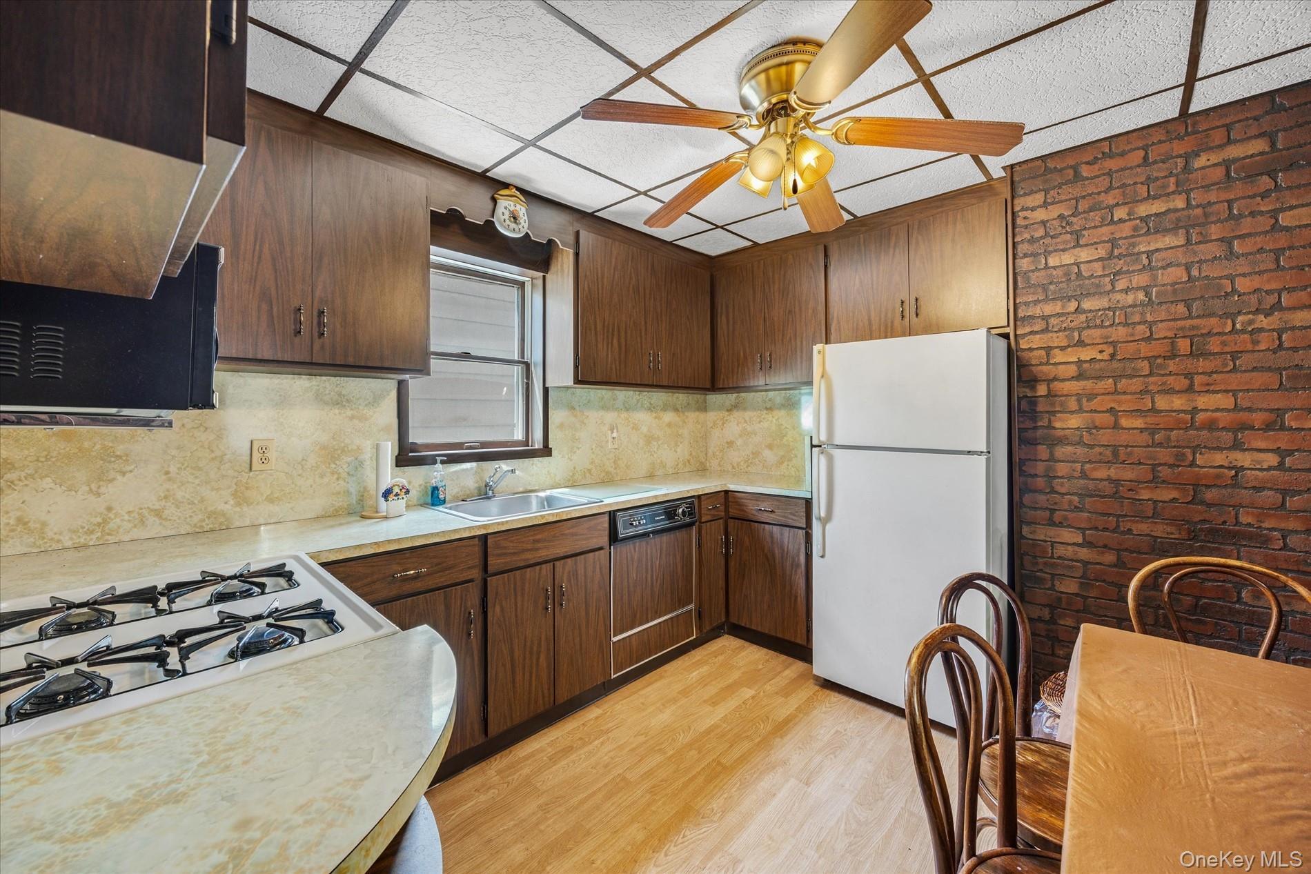 Single Family 56th Queens, NY 11378, MLS-1007549-8