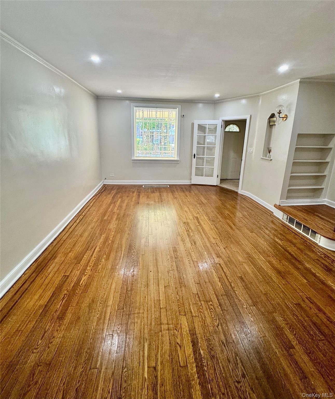 Single Family Bruner Bronx, NY 10466, MLS-1007552-4