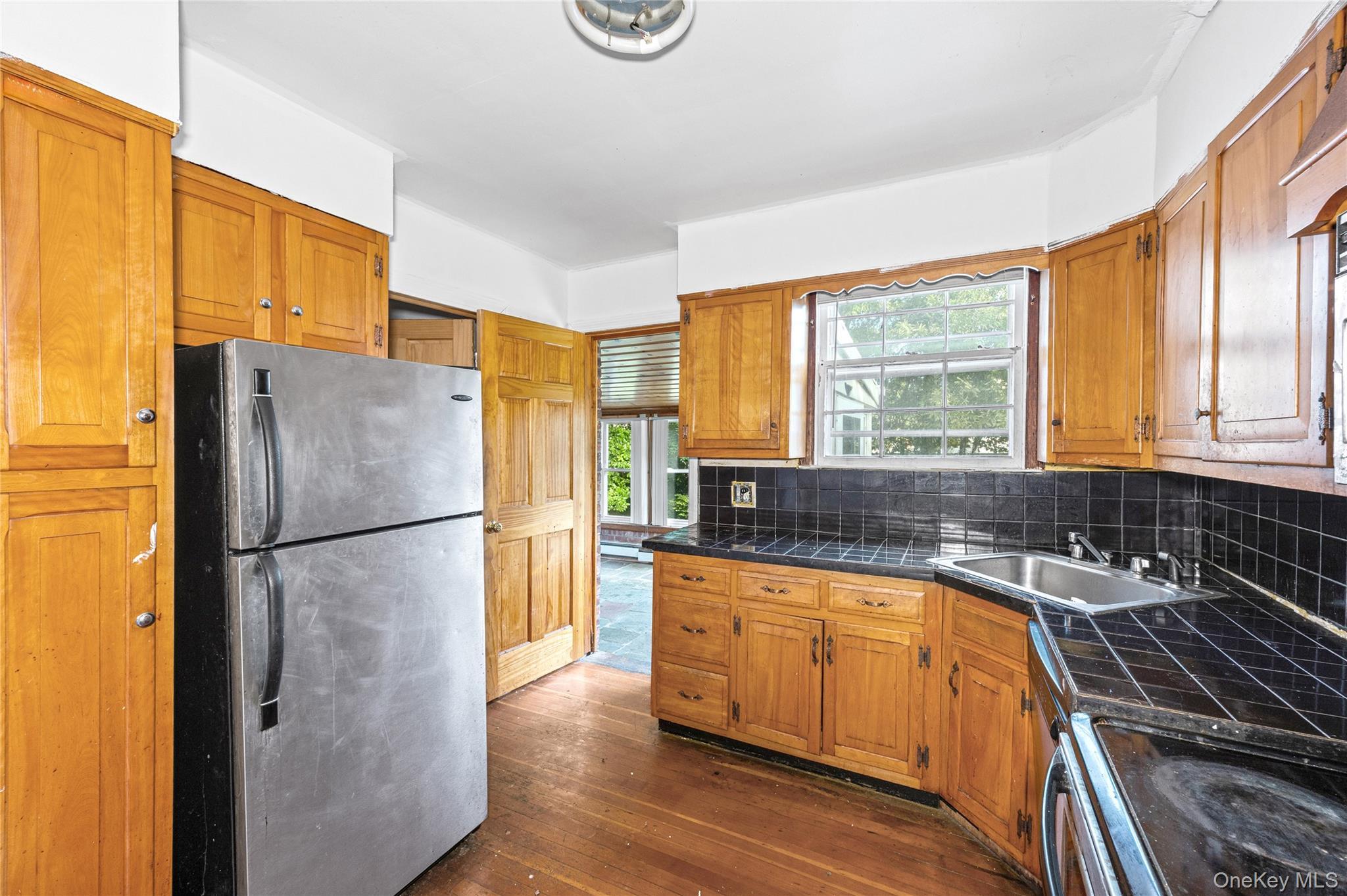 Single Family Henry Street Nassau County, NY 11553, MLS-1007584-18