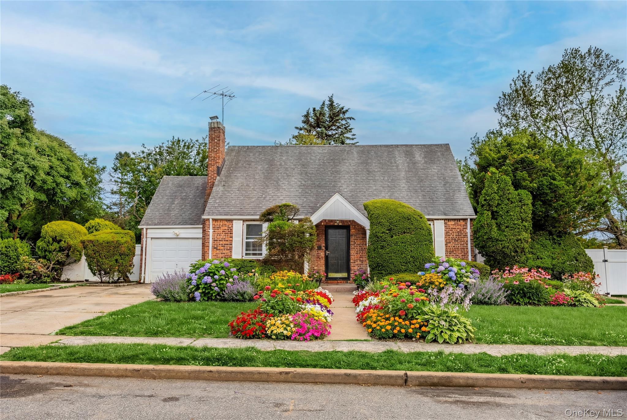Single Family Henry Street Nassau County, NY 11553, MLS-1007584-3