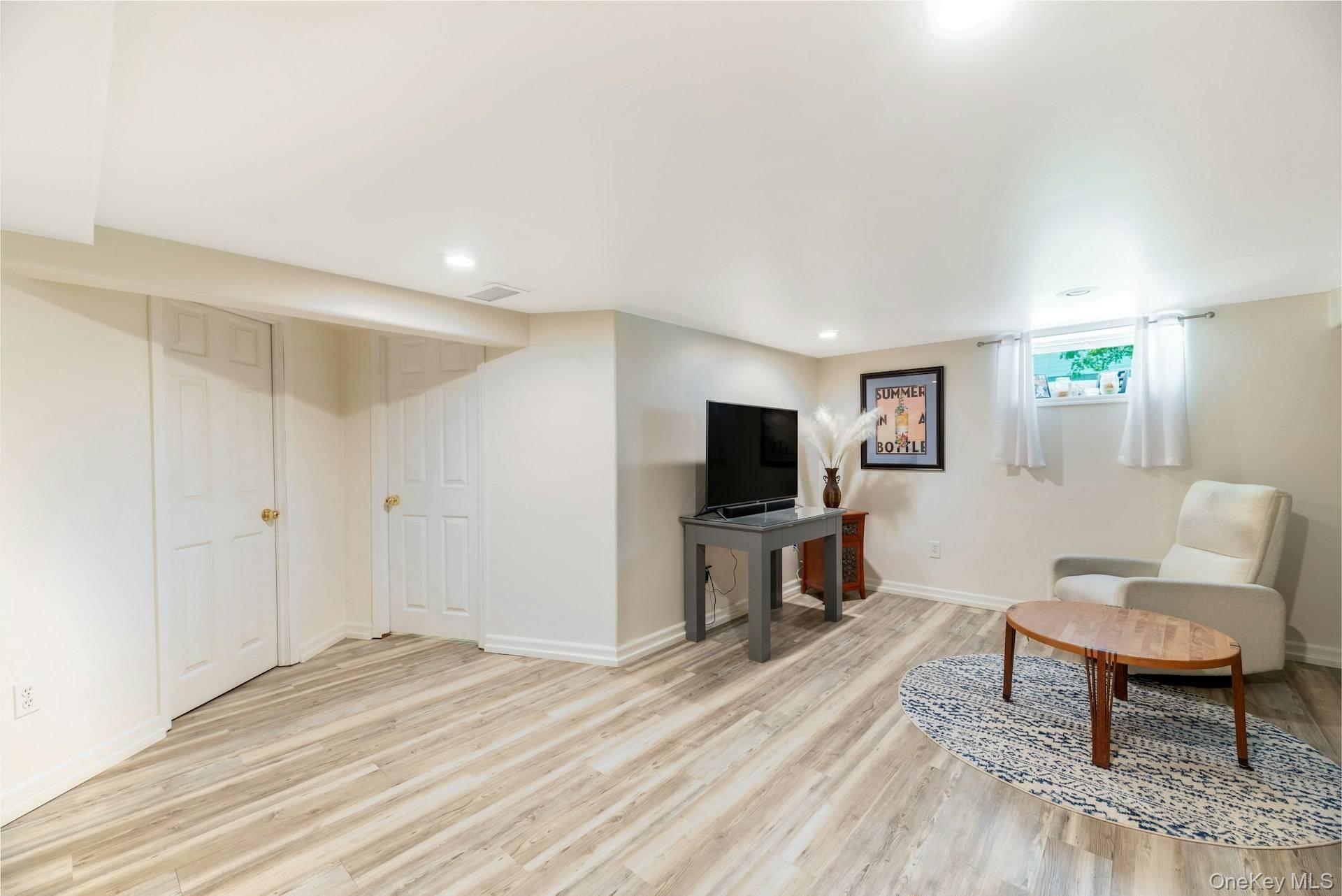 Single Family Jones Road Suffolk County, NY 11946, MLS-1007635-20