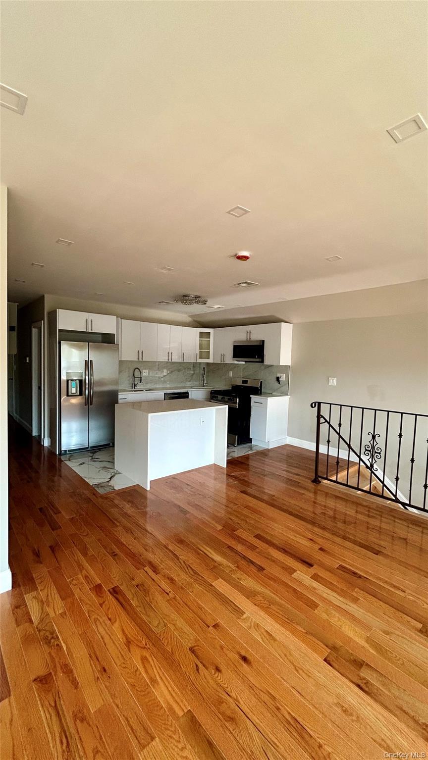 Single Family New Haven Avenue Queens, NY 11691, MLS-1007663-22