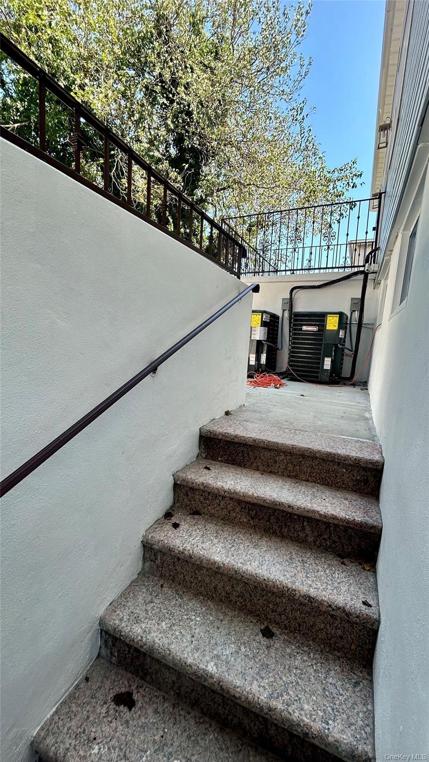 Single Family New Haven Avenue  Queens, NY 11691, MLS-1007663-35