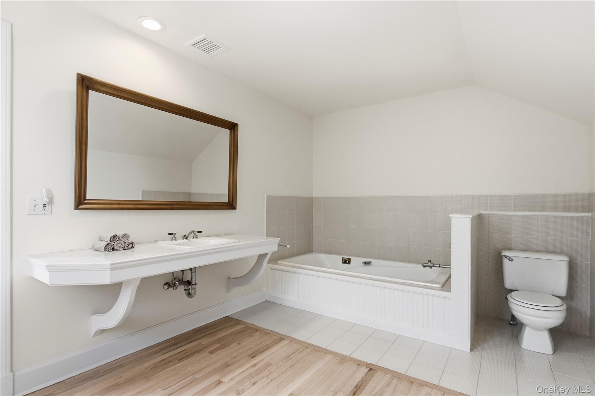 Single Family Peconic Avenue  Suffolk County, NY 11964, MLS-1007669-21