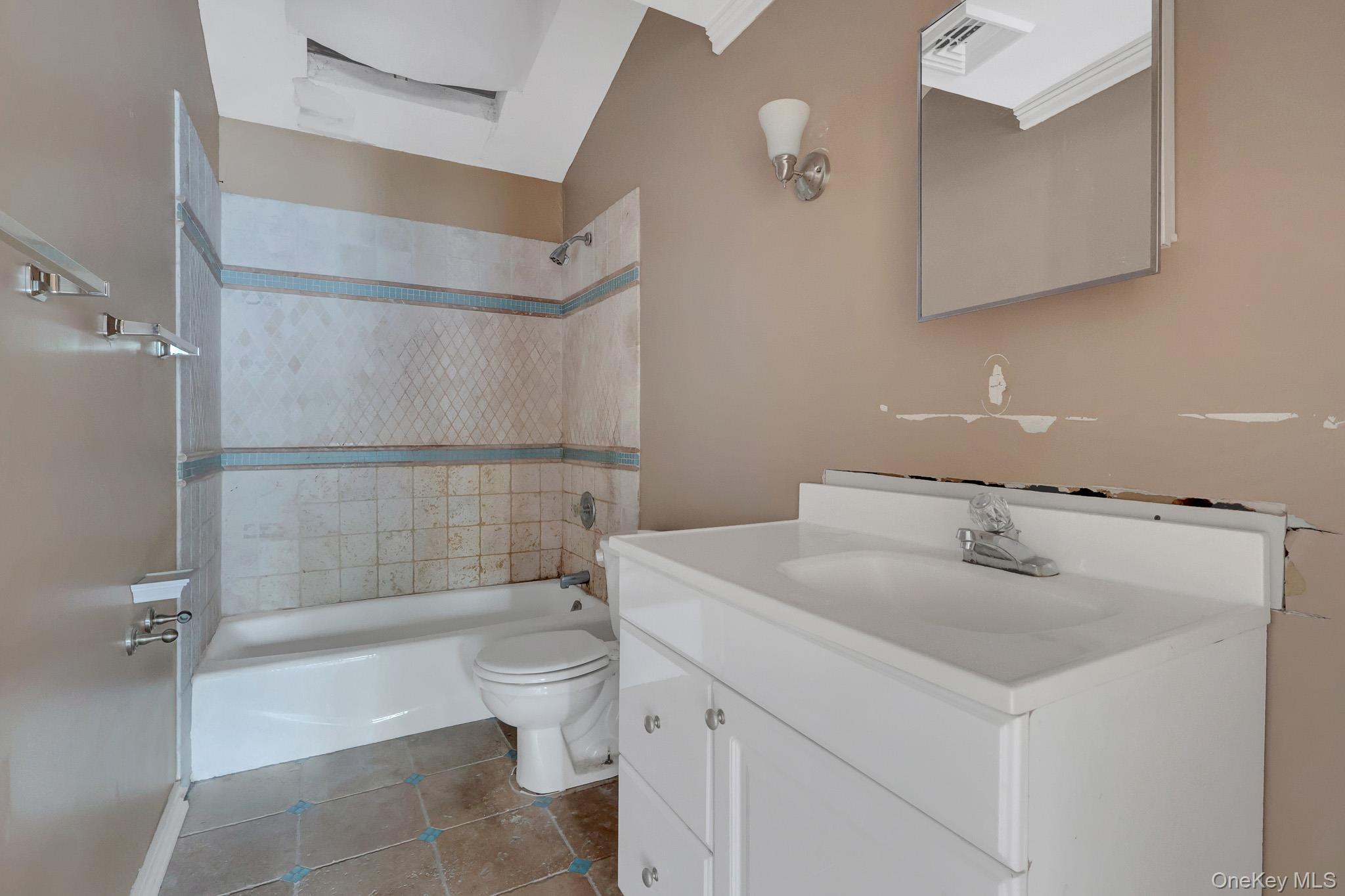 Single Family Fremont Street Suffolk County, NY 11757, MLS-1007707-10
