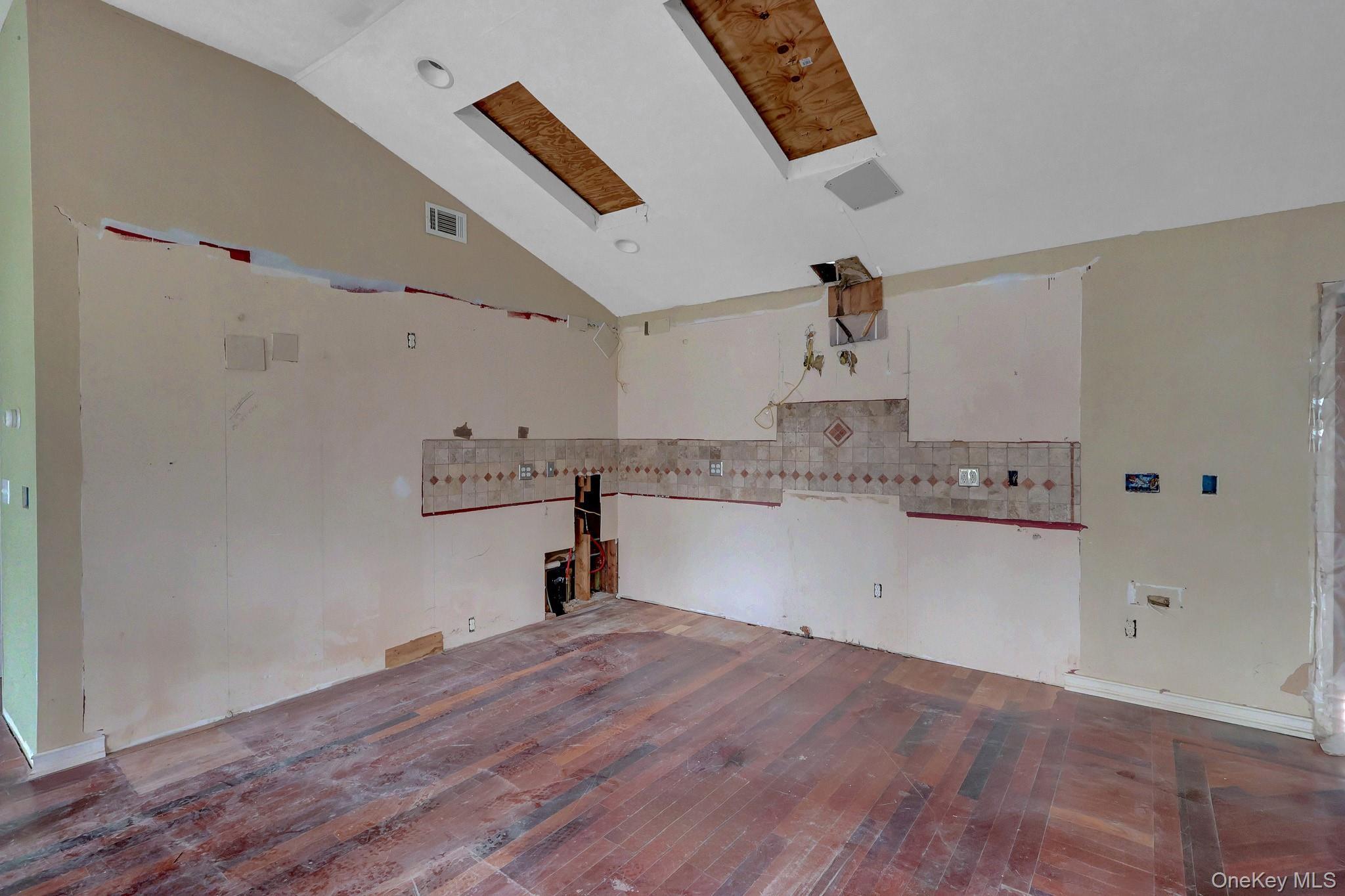 Single Family Fremont Street Suffolk County, NY 11757, MLS-1007707-28