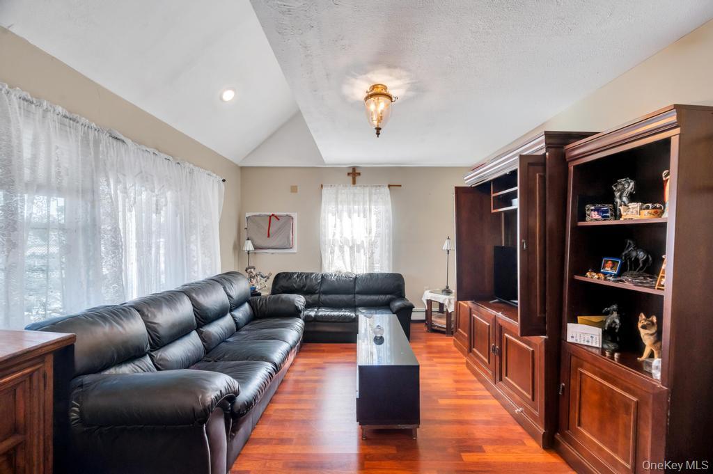 Single Family Shelter Lane Nassau County, NY 11756, MLS-1007803-8