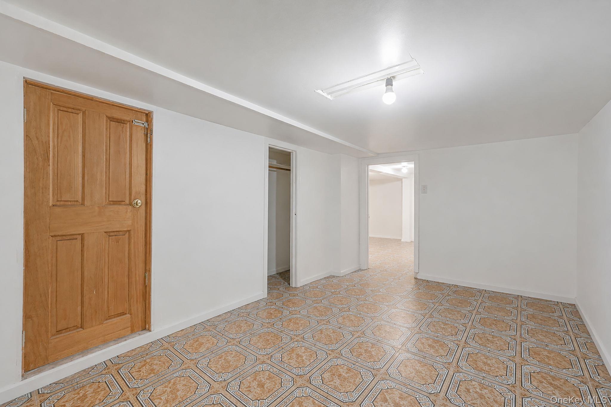 Single Family Deerfield Road Queens, NY 11691, MLS-1007826-16