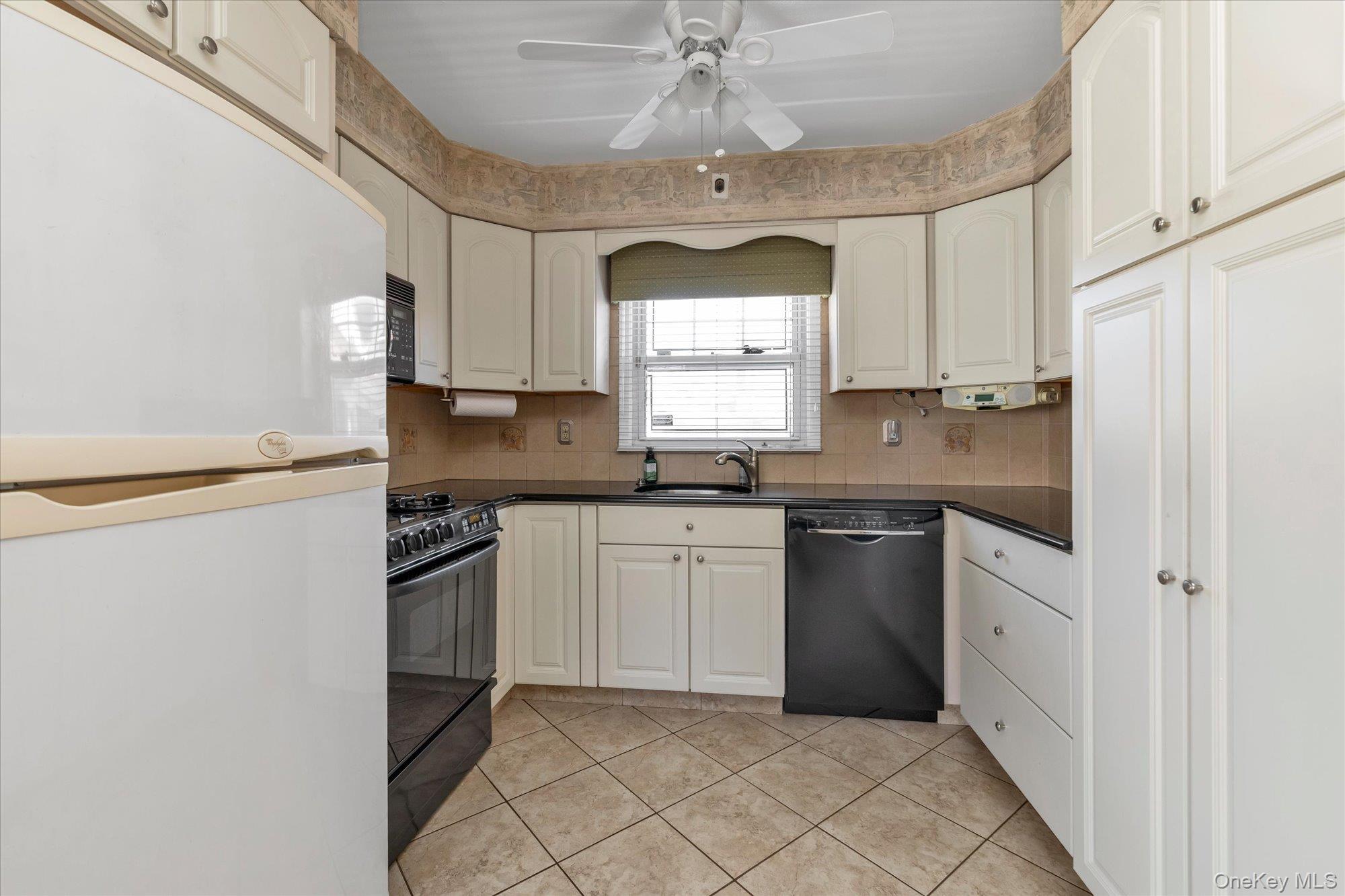 Single Family 154th Queens, NY 11354, MLS-1007867-8