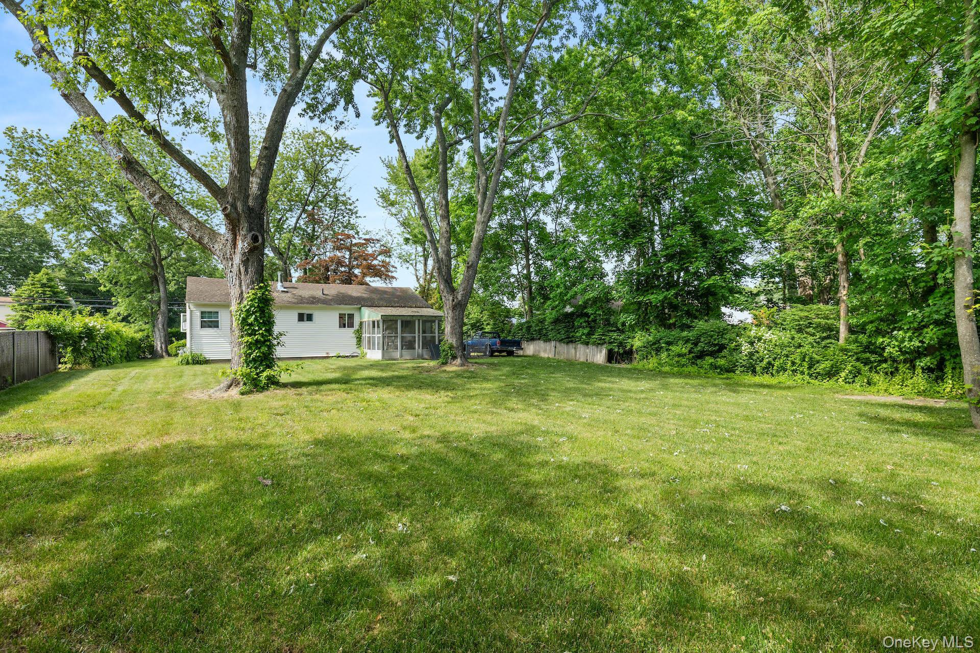 Single Family E Lakeland Street Suffolk County, NY 11706, MLS-1007871-11