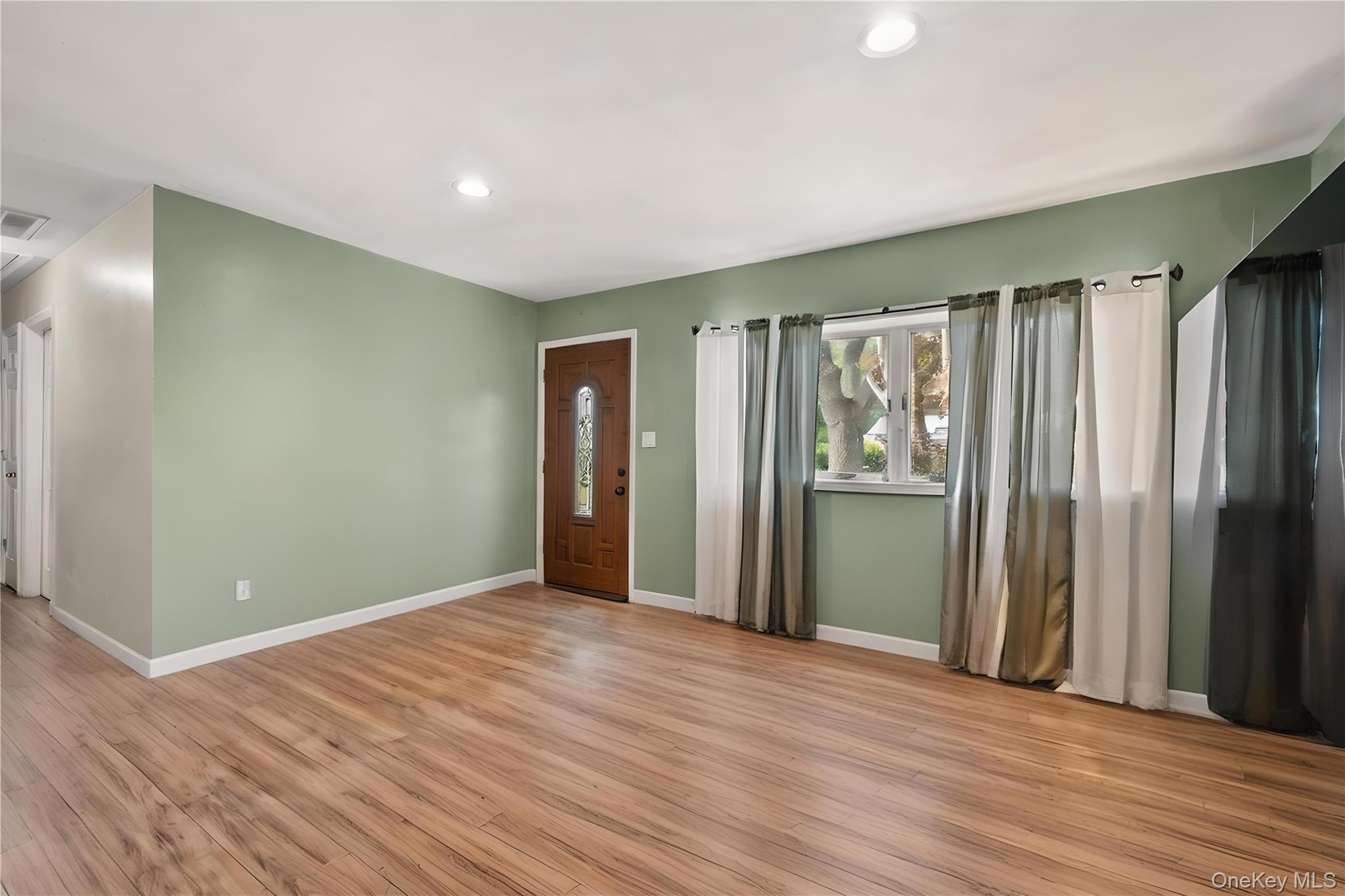 Single Family E Lakeland Street Suffolk County, NY 11706, MLS-1007871-3