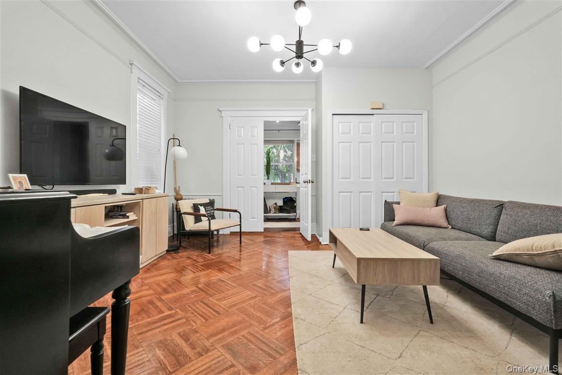 Single Family 123rd Street Queens, NY 11415, MLS-1007901-10