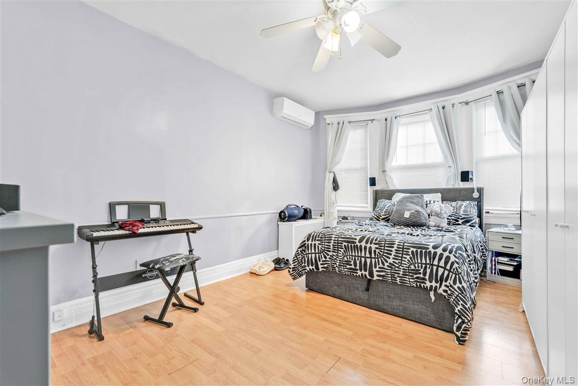 Single Family 123rd Street Queens, NY 11415, MLS-1007901-25