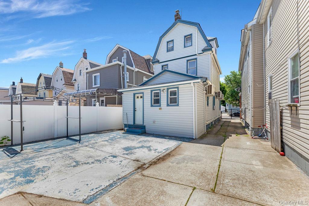 Single Family Remington Queens, NY 11435, MLS-1007908-19