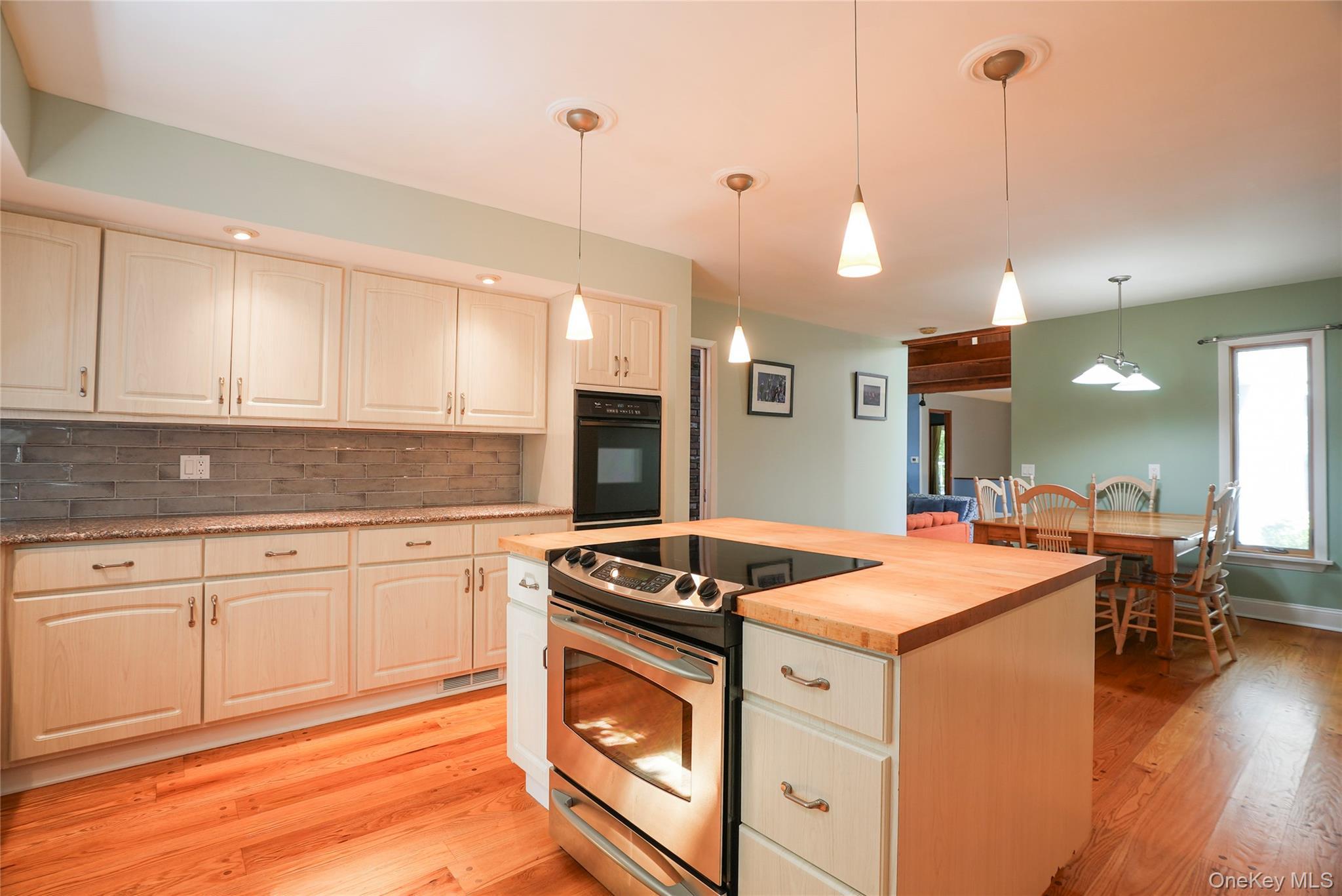 Single Family Peters Lane Westchester County, NY 10576, MLS-1007911-14