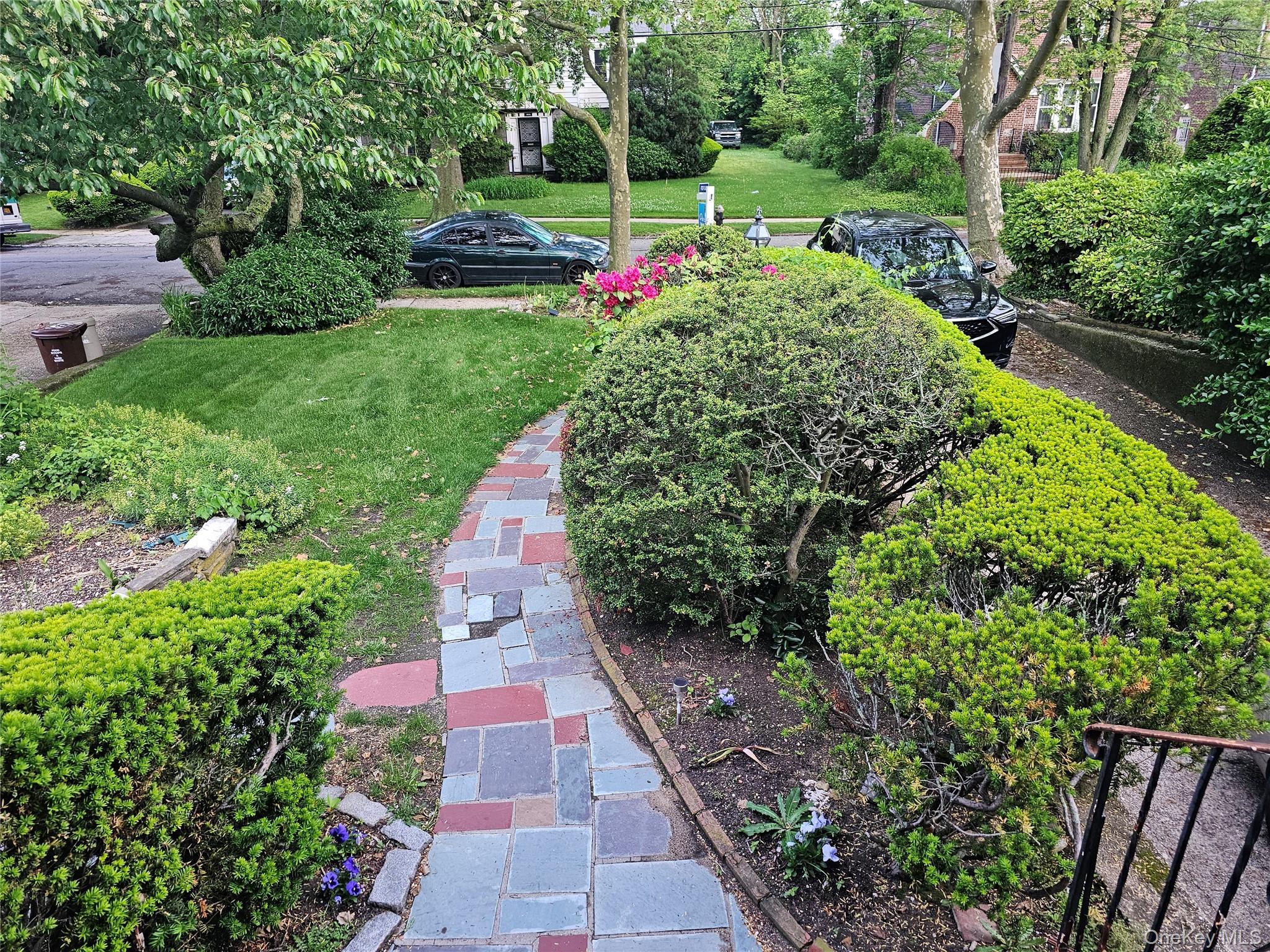 Single Family Bessemund Avenue Queens, NY 11691, MLS-1007920-3