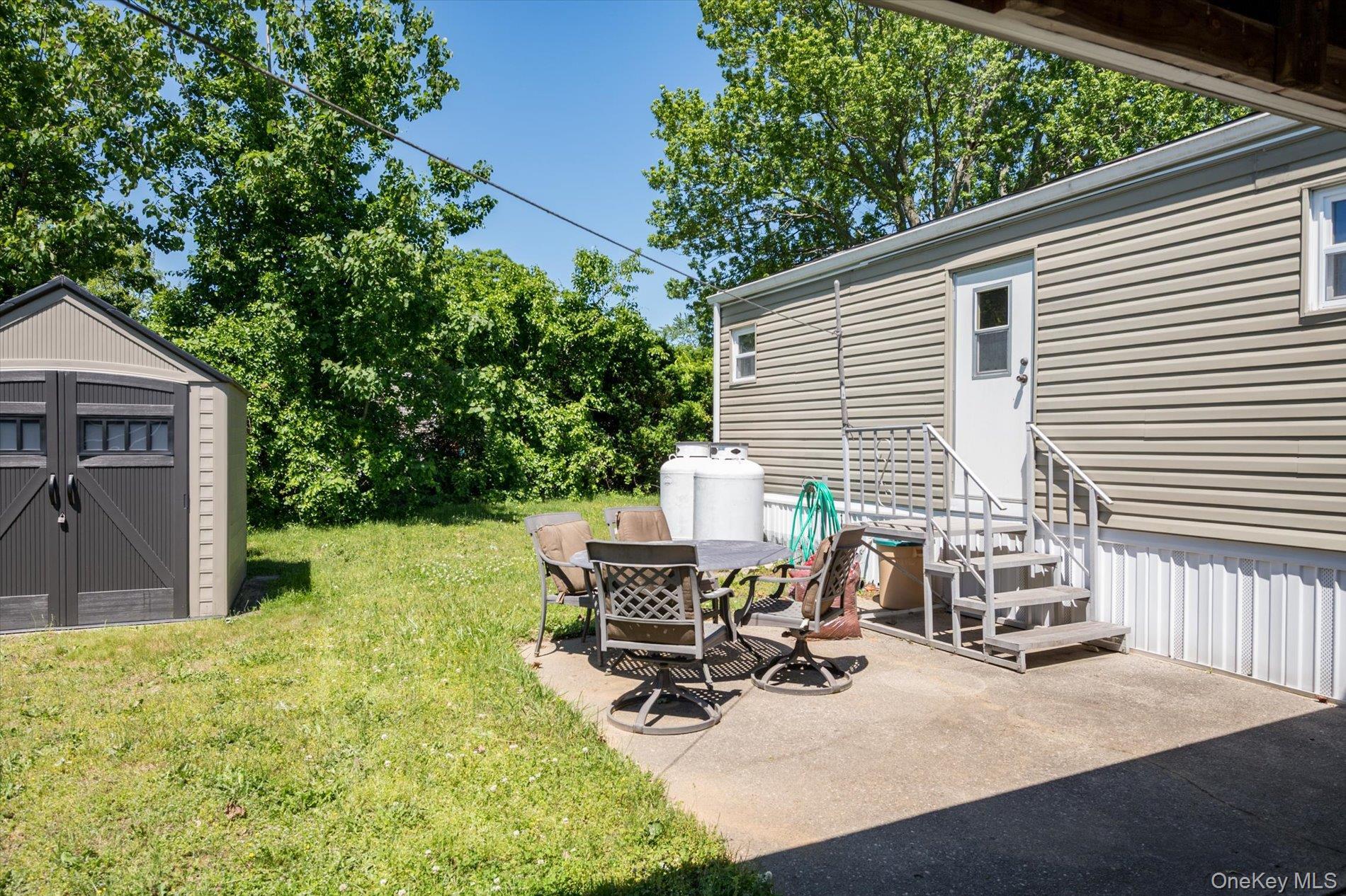 Single Family Minuteman Drive Suffolk County, NY 11716, MLS-1007928-14