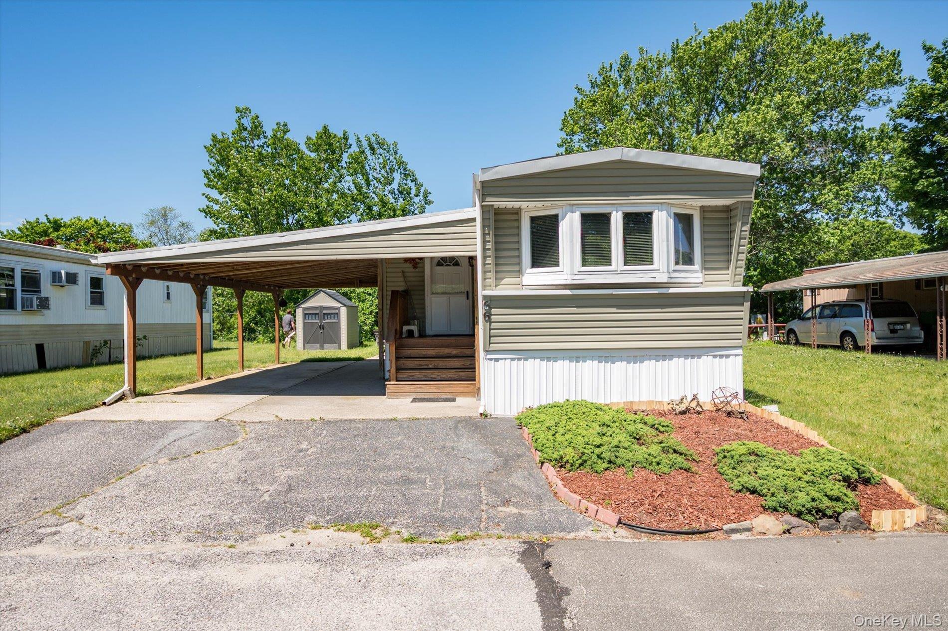 Single Family Minuteman Drive Suffolk County, NY 11716, MLS-1007928-2