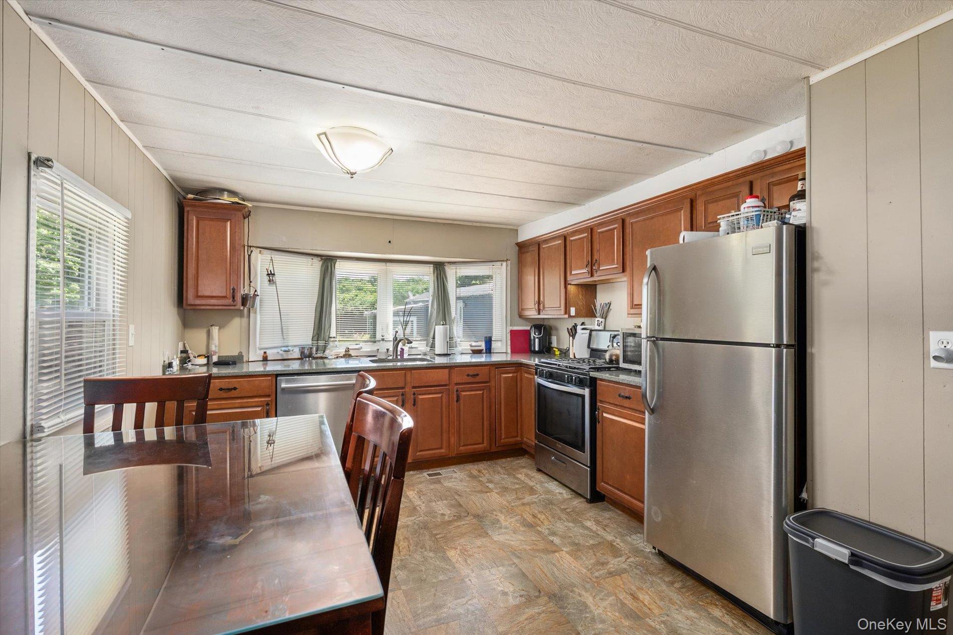 Single Family Minuteman Drive Suffolk County, NY 11716, MLS-1007928-5