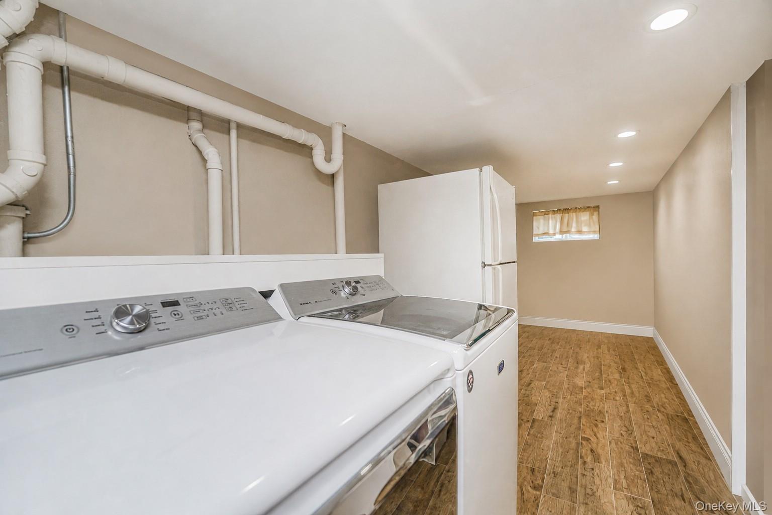 Single Family Weiner Street Staten Island, NY 10309, MLS-1007973-16