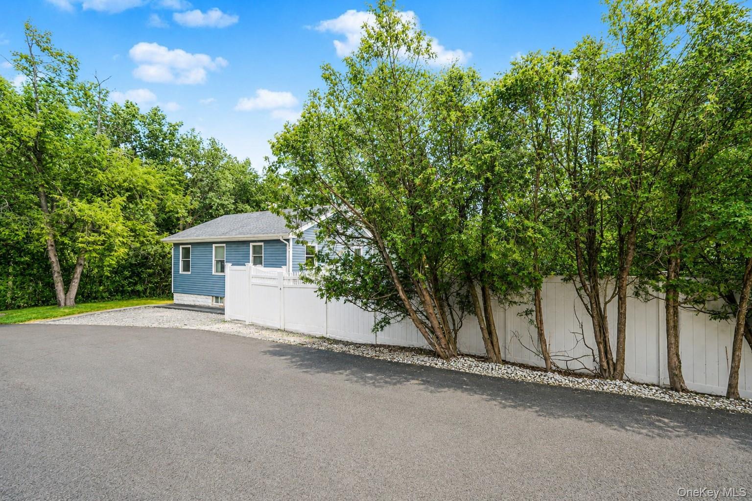 Single Family Weiner Street Staten Island, NY 10309, MLS-1007973-25