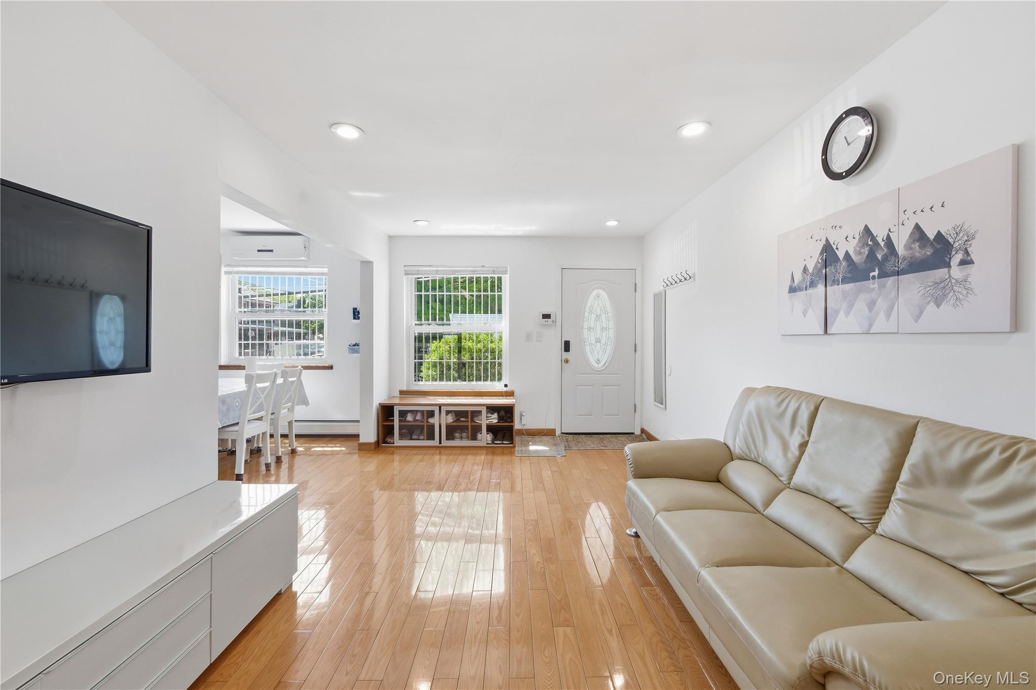 Single Family 46th Queens, NY 11361, MLS-1007977-3
