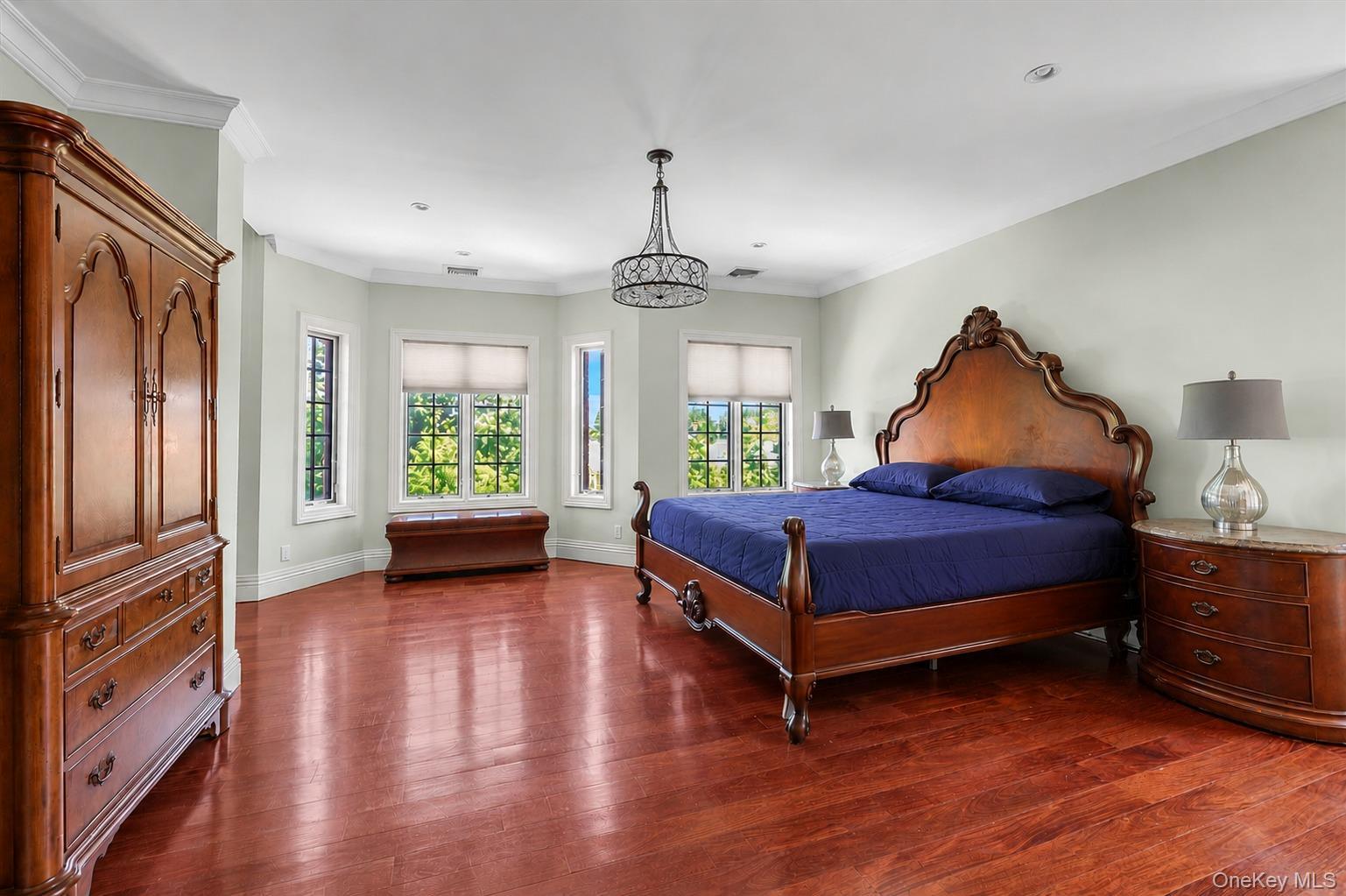 Single Family 13th Avenue  Queens, NY 11357, MLS-1008001-17