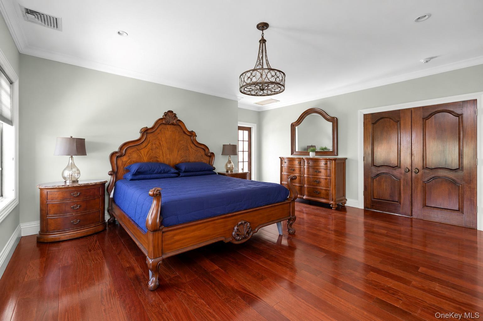 Single Family 13th Avenue  Queens, NY 11357, MLS-1008001-18