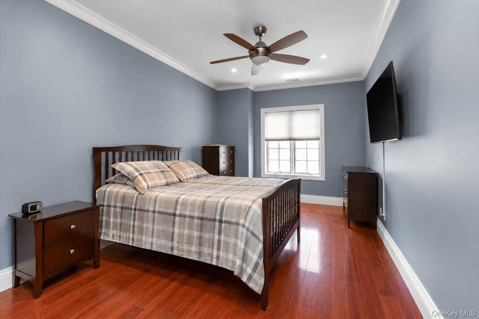 Single Family 13th Avenue  Queens, NY 11357, MLS-1008001-27