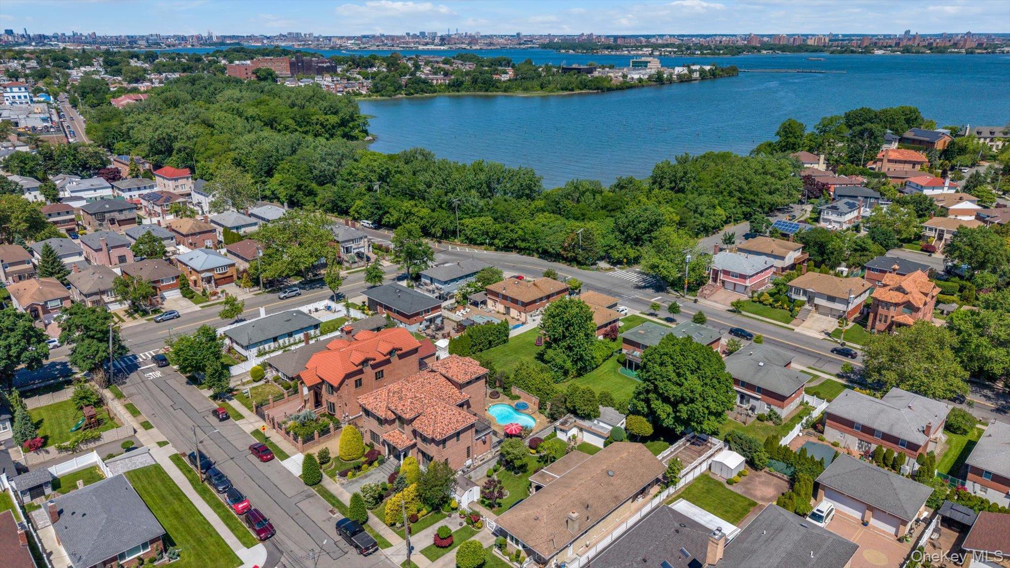 Single Family 13th Avenue  Queens, NY 11357, MLS-1008001-34