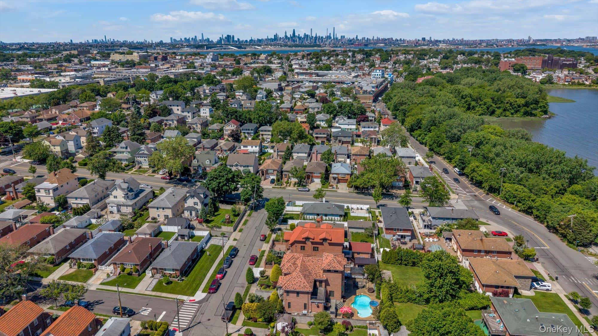 Single Family 13th Avenue  Queens, NY 11357, MLS-1008001-39