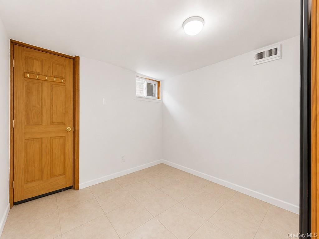 Single Family 112th Queens, NY 11433, MLS-1008003-11