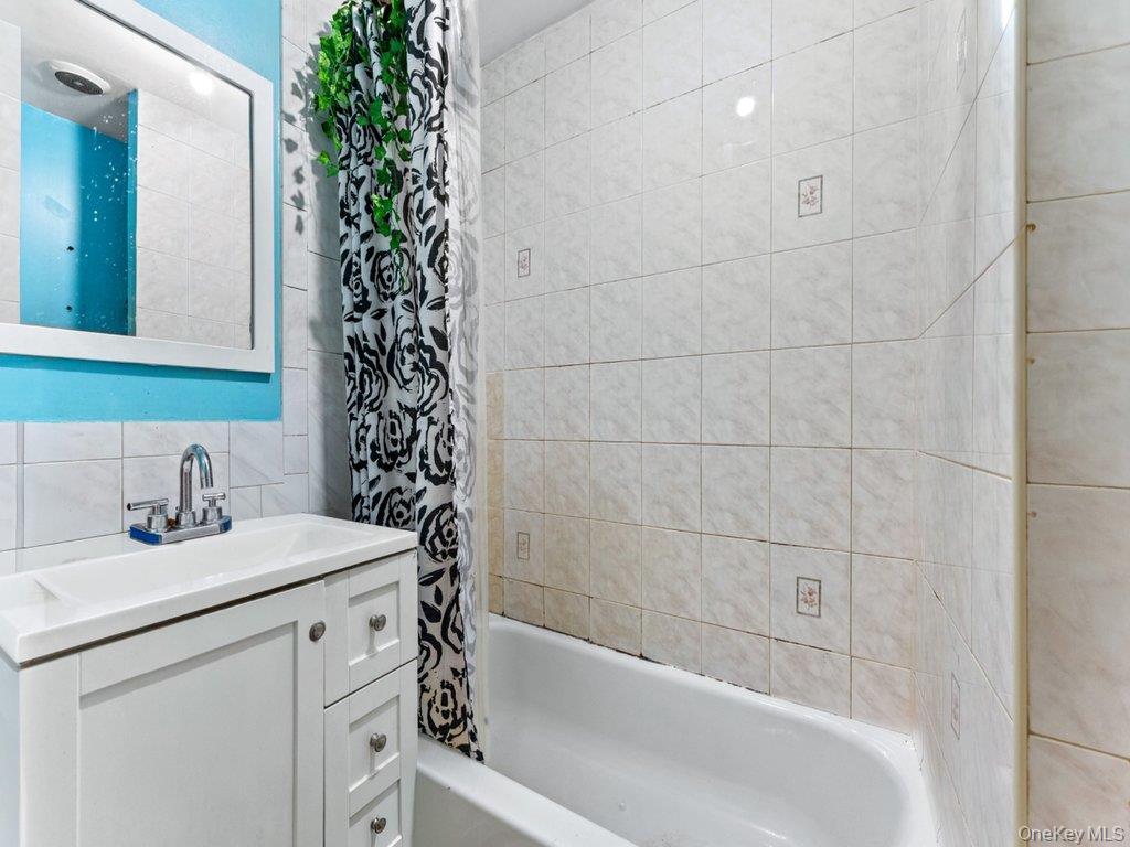 Single Family 112th Queens, NY 11433, MLS-1008003-13