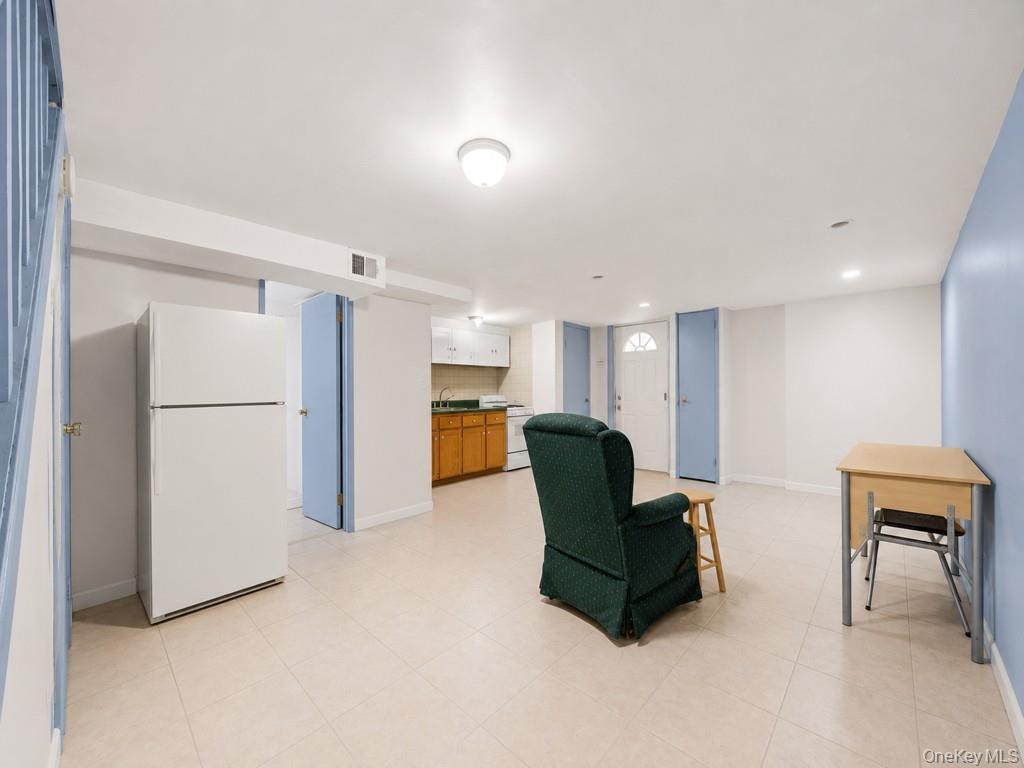 Single Family 112th Queens, NY 11433, MLS-1008003-16
