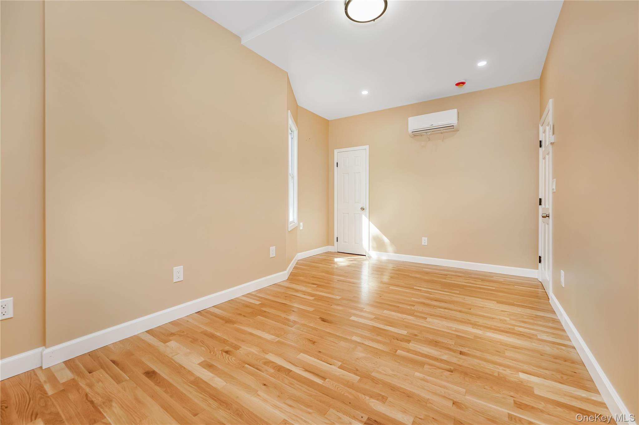 Single Family 135th Street Queens, NY 11419, MLS-1008016-16