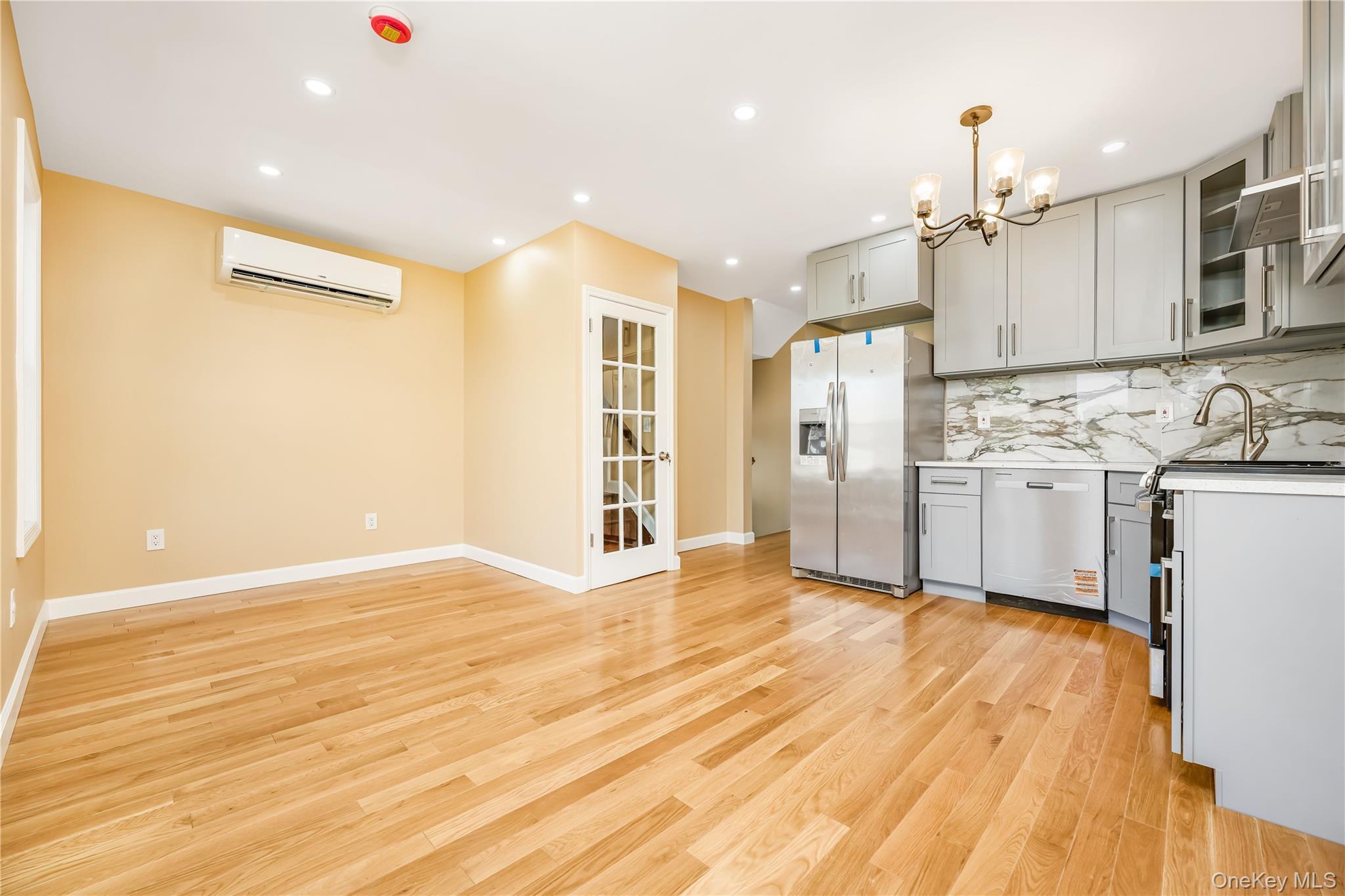 Single Family 135th Street Queens, NY 11419, MLS-1008016-20