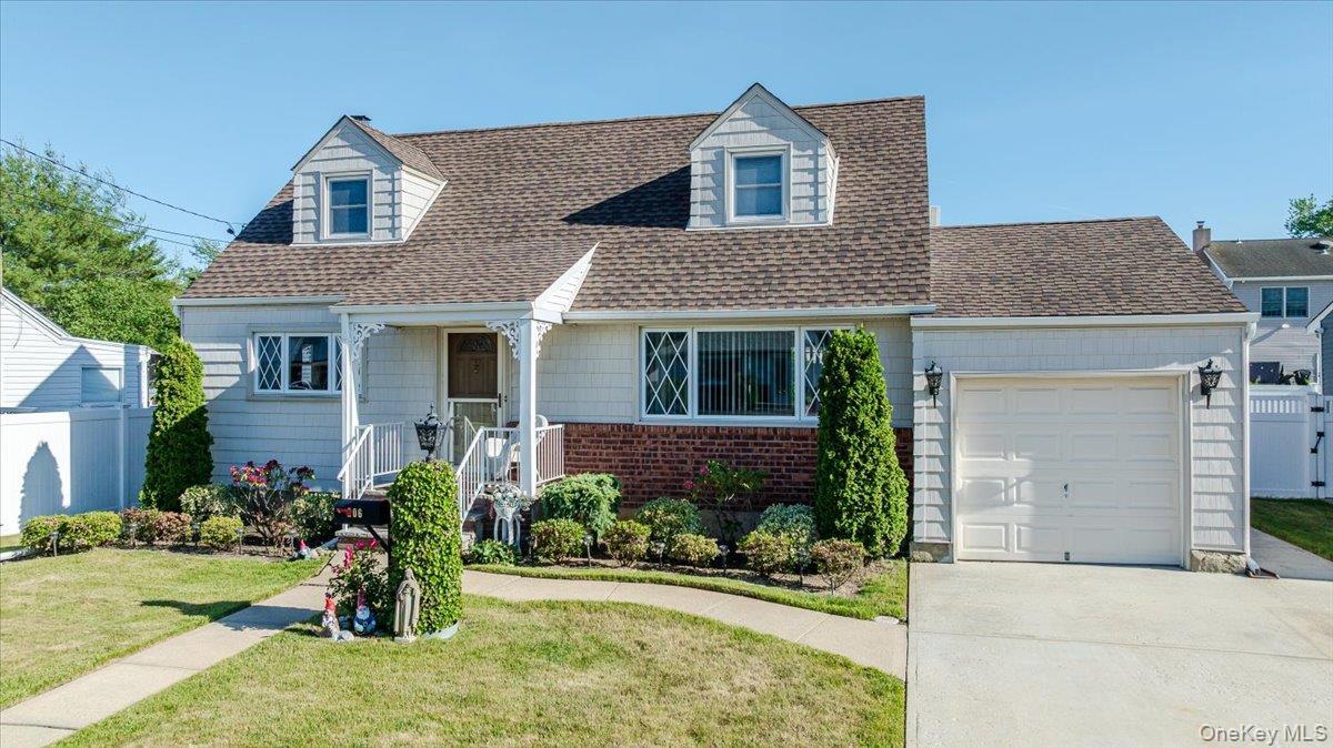 Single Family Iowa Avenue  Nassau County, NY 11758, MLS-1008036-25
