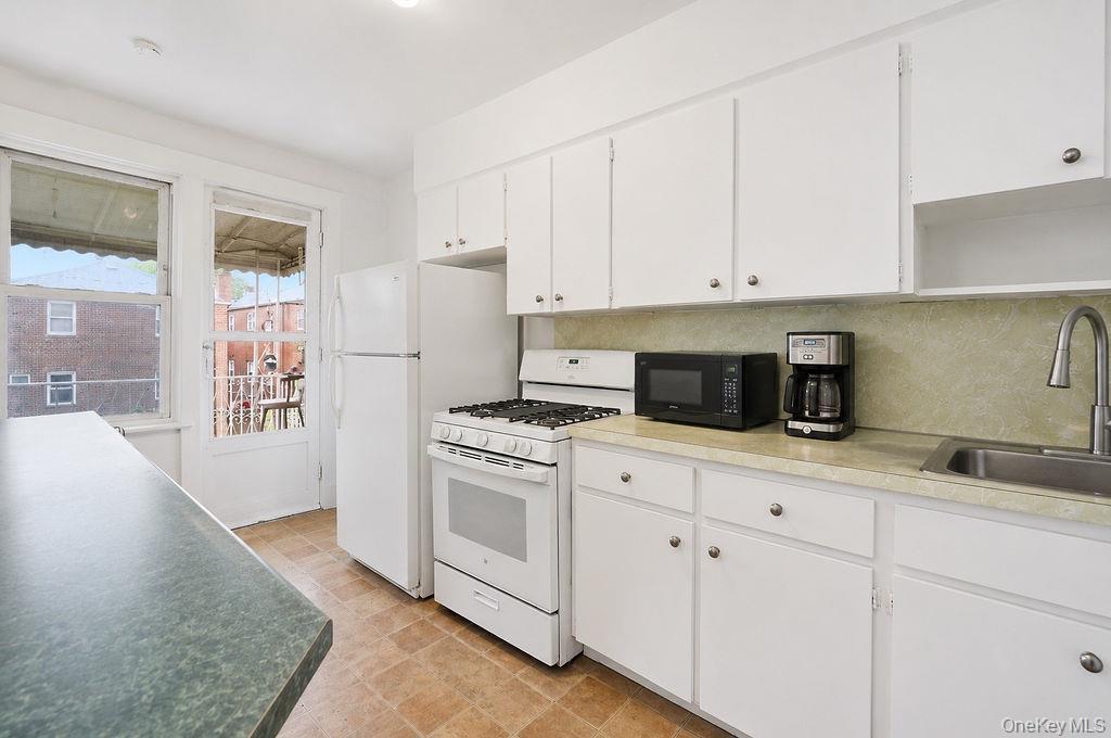 Single Family Harrington Avenue Bronx, NY 10461, MLS-1008066-19