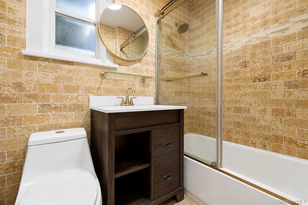 Single Family Harrington Avenue Bronx, NY 10461, MLS-1008066-20