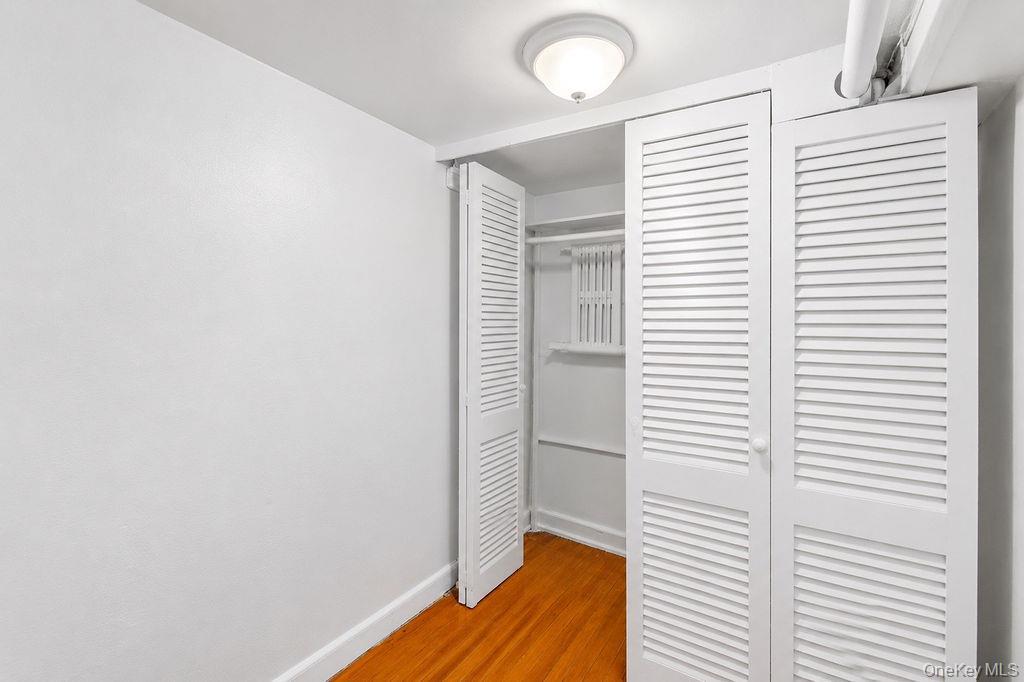 Single Family Harrington Avenue Bronx, NY 10461, MLS-1008066-25