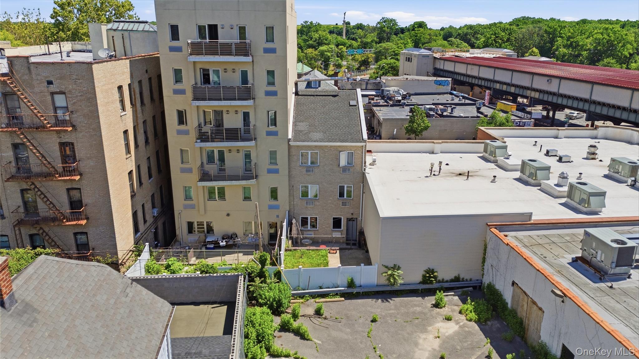 Single Family Colonial Bronx, NY 10461, MLS-1008077-2