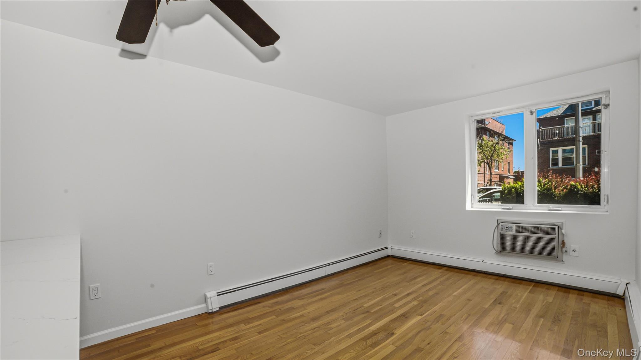 Single Family Colonial Bronx, NY 10461, MLS-1008077-4
