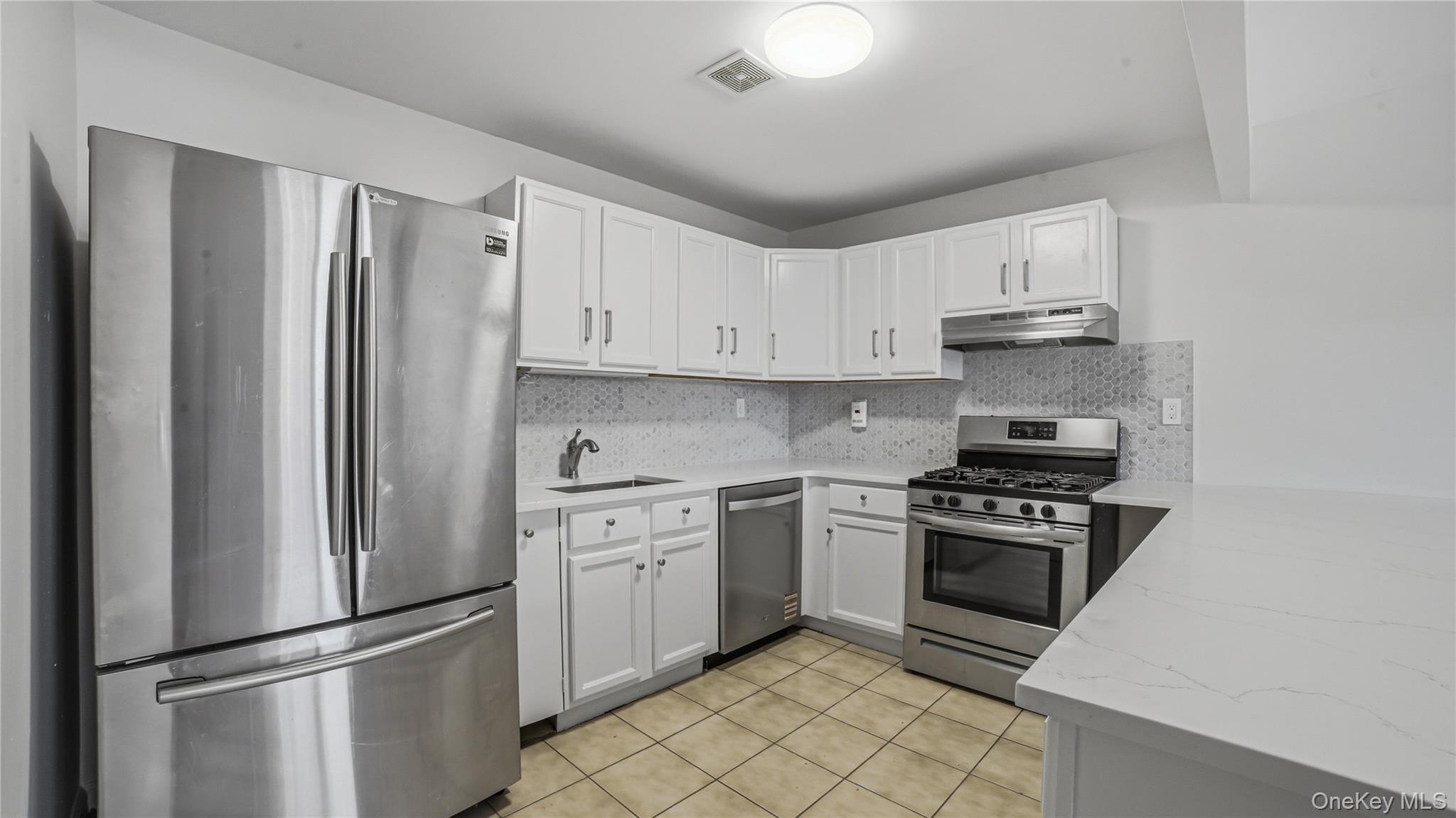 Single Family Colonial Bronx, NY 10461, MLS-1008077-6