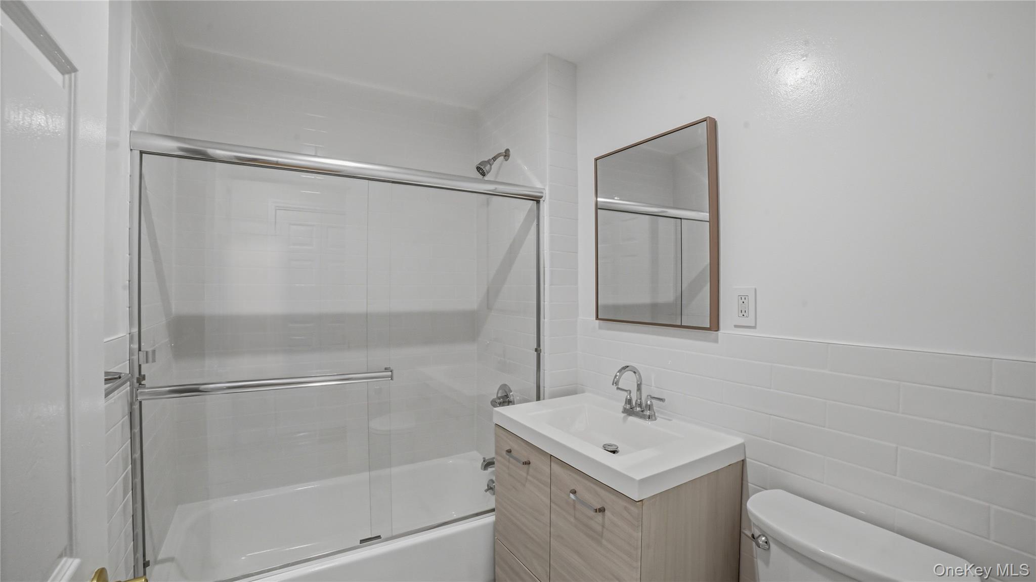 Single Family Colonial Bronx, NY 10461, MLS-1008077-7