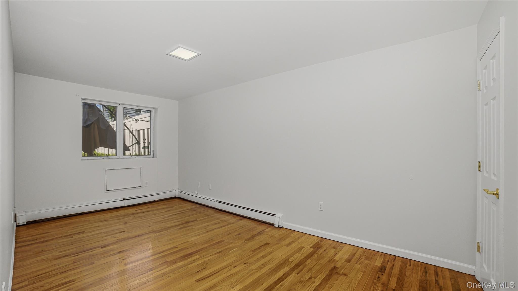 Single Family Colonial Bronx, NY 10461, MLS-1008077-8